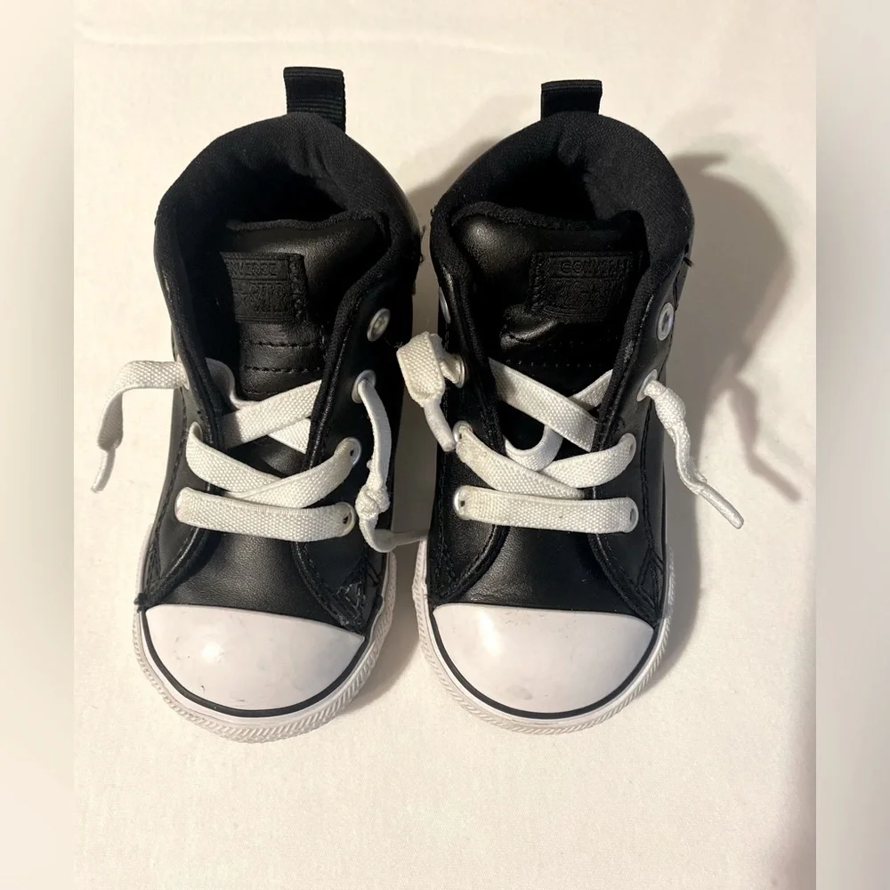Converse - Picture 1 of 4